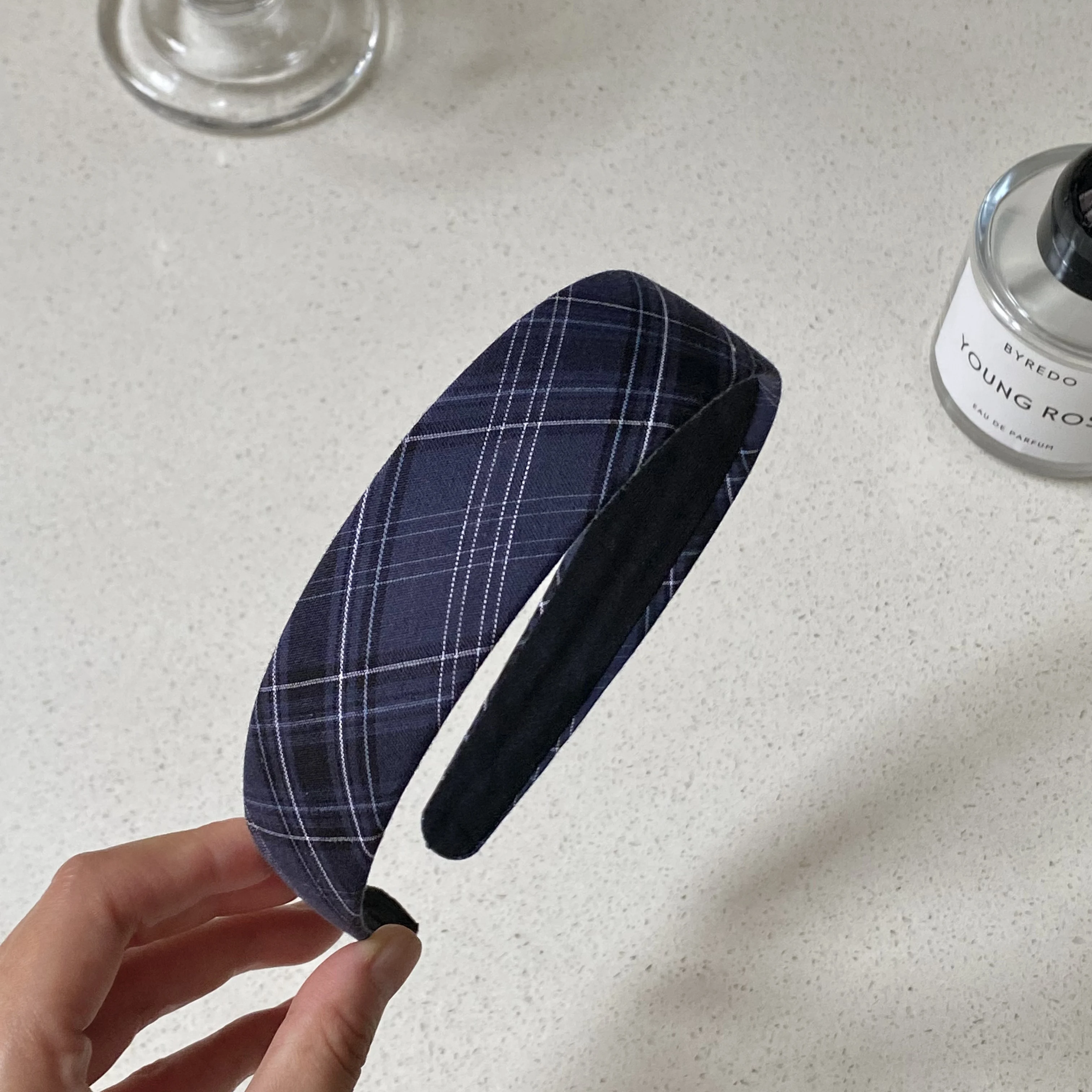 1 Stück marineblaue karierte Haar-Stirnbänder mit Herz-Dekor, stilvoller Haarschmuck für Frauen, süße Haarbänder für den Alltag und Partykleidung – Detail 8