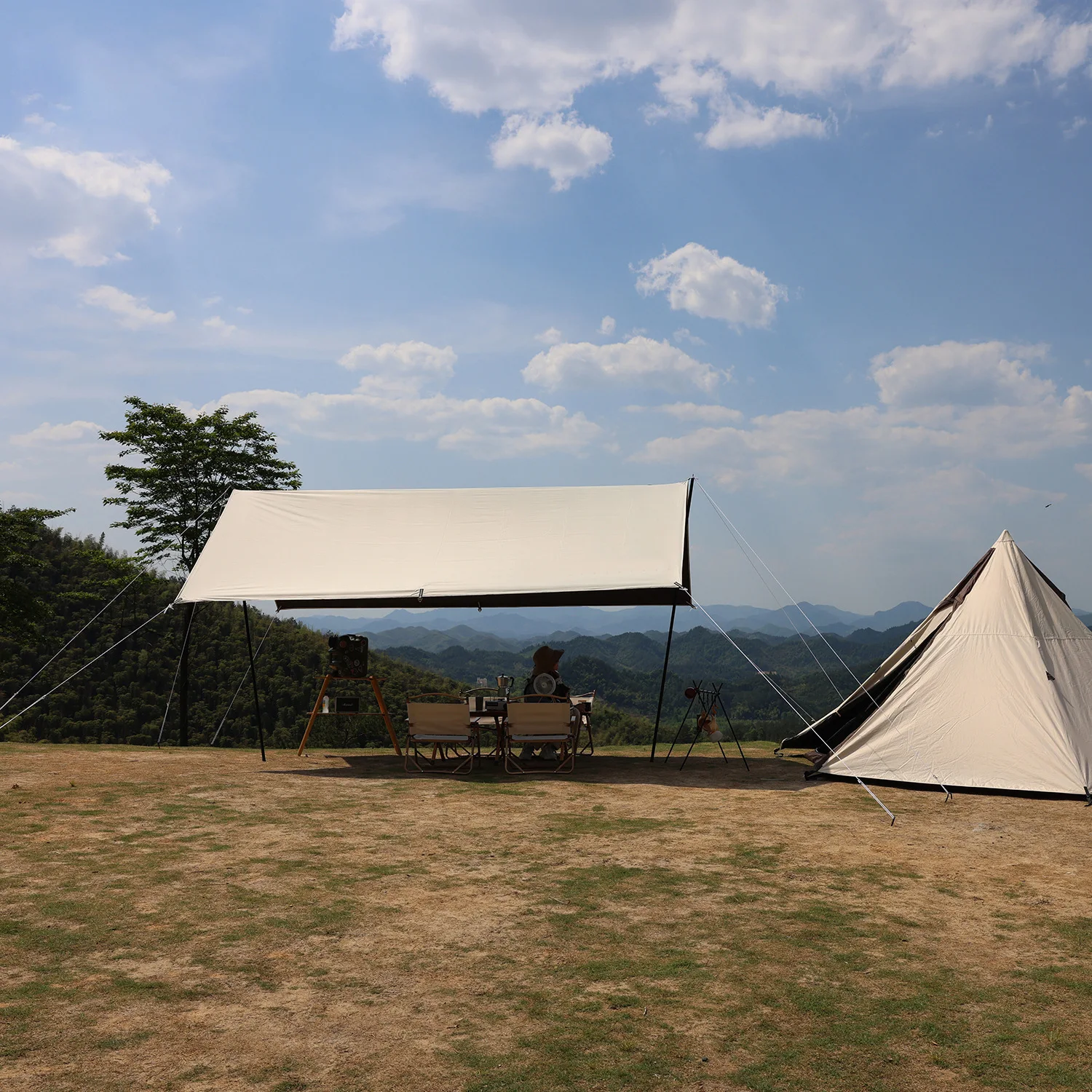 

STLF Manufacturer Customized Fully Automatic Oxford Cloth Cot Tent for Camping for Outdoor Adventures