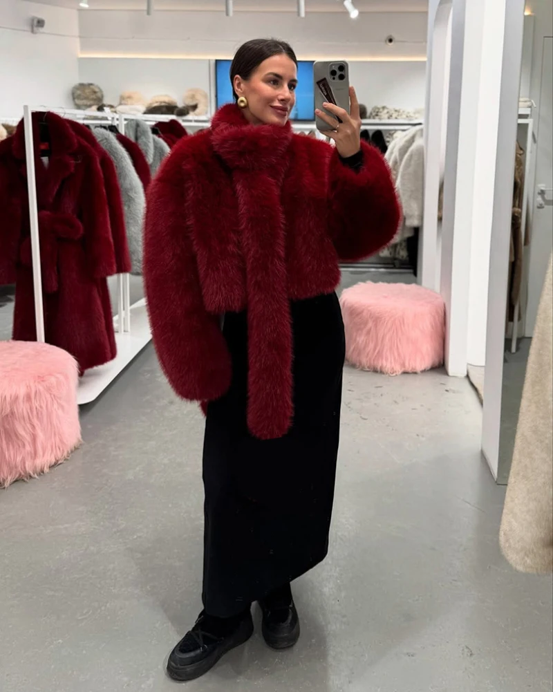2026 Jujube Red Cropped Faux Fur Coats Women Autumn Winter New Fashion Round Neck Long Sleeve Jacket With Plush Scarf Outwear