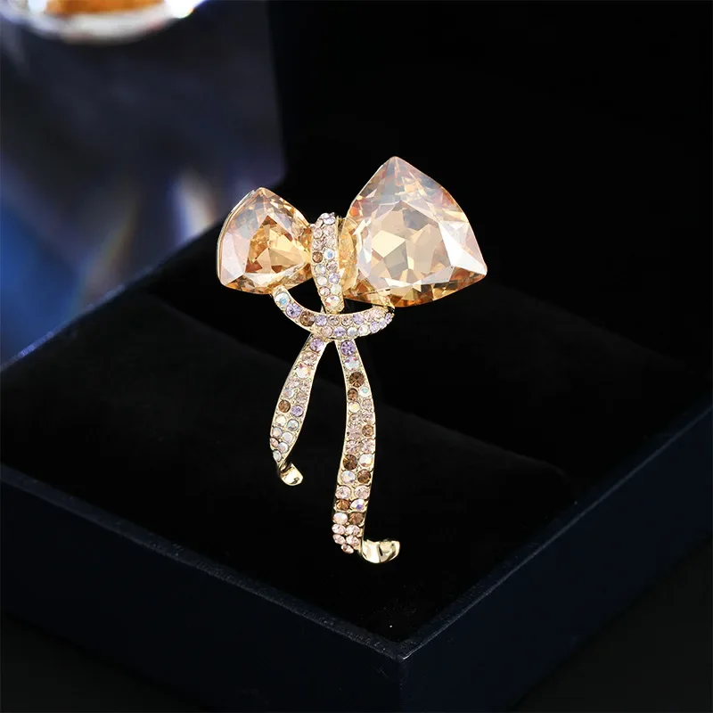 

2025High-end, retro, sophisticated and elegant ribbon brooch, bow brooch, suit and evening dress accessories