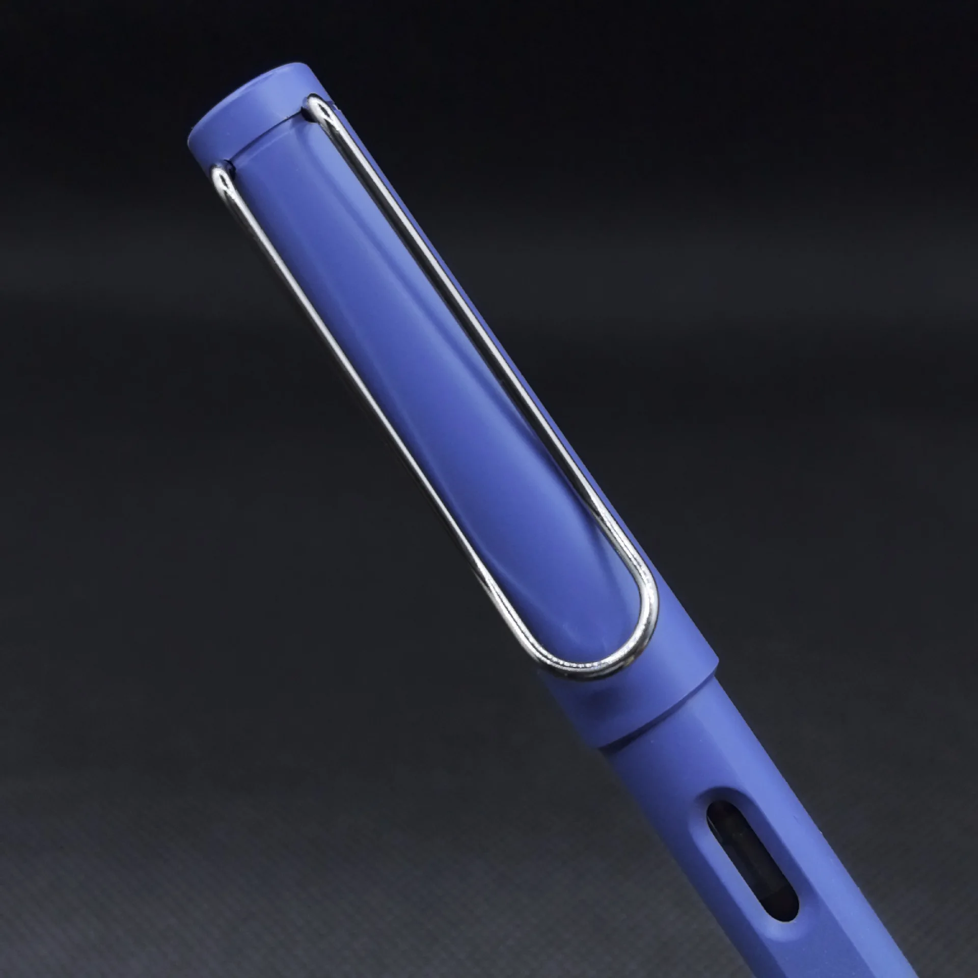 2026 High value gradual change pen, smooth writing, colored pen body, multi-color optional