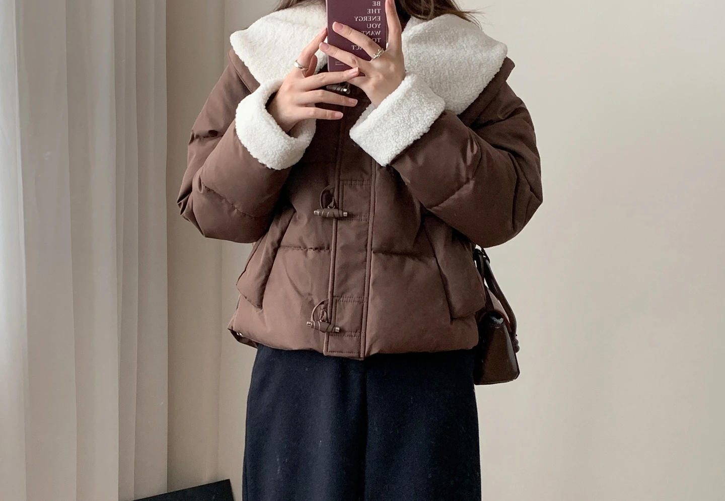 

2025 Winter New Doll Collar Color Contrasting Fashion Splicing Short Cotton Jacket Long Sleeve Coat