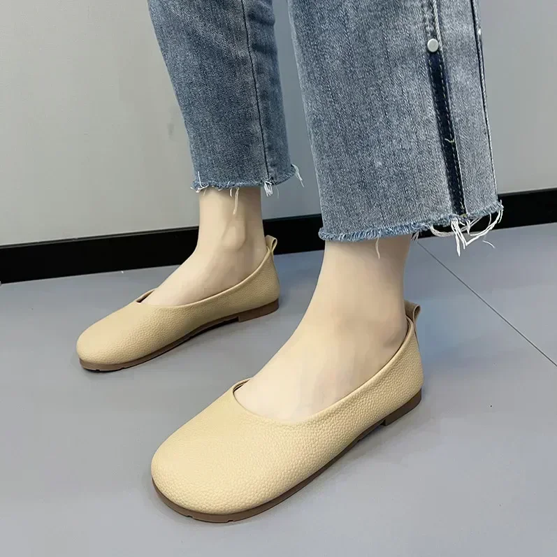 Women\'s Slip on Leather Loafers Spring Autumn Fashion Ballet Shoes Ladies Casual Round Toe Cute Flats Nurse Shoes Sneakers