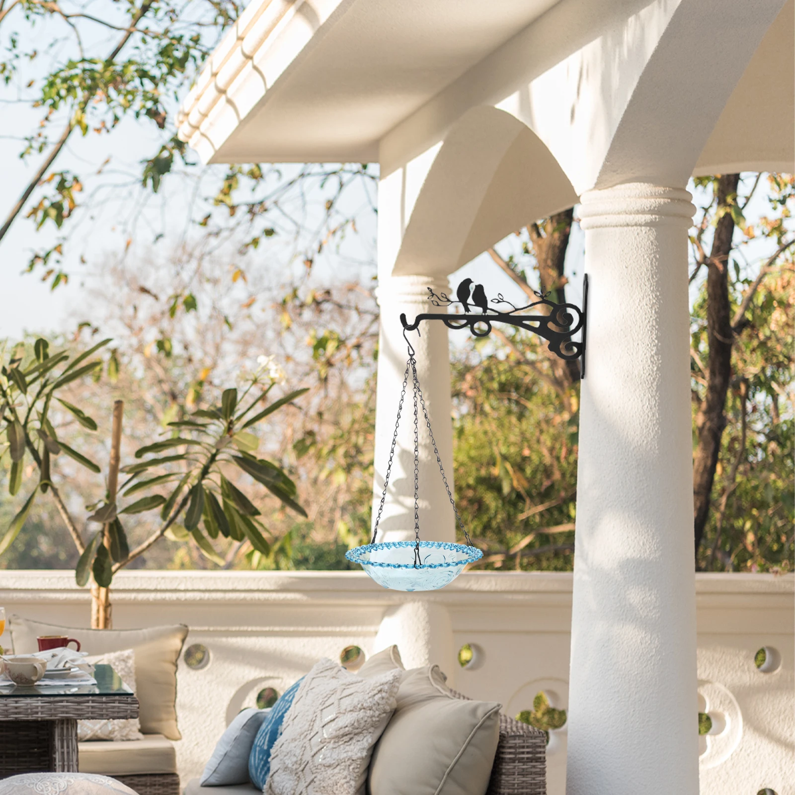 

Hanging Bird Feeder Outdoor Garden Yard Patio Decorative PP and Iron Construction Weather Resistant Bird Feeding Station