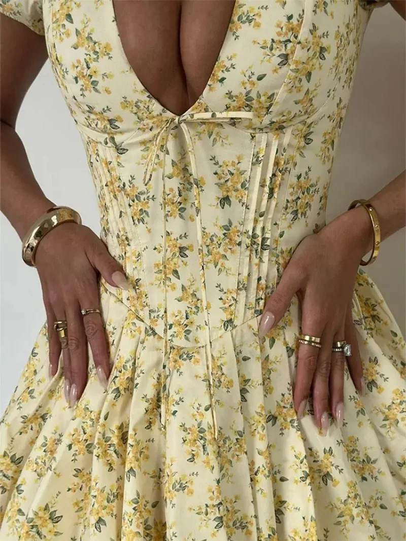 XOXO Dresses: The Real Deal Behind That Sexy Deep-V Pleated Number Everyone's Wearing XOXO Dresses: The Real Deal Behind That Sexy Deep-V Pleated Number Everyone's Wearing