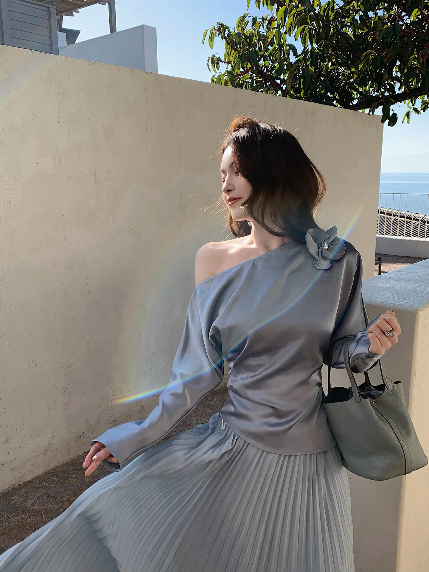 

iny Only for You Ni Nanxiang Early Spring Lightweight Dync Tee-dimensional Rose oulder Glowing irt Versatile f ...