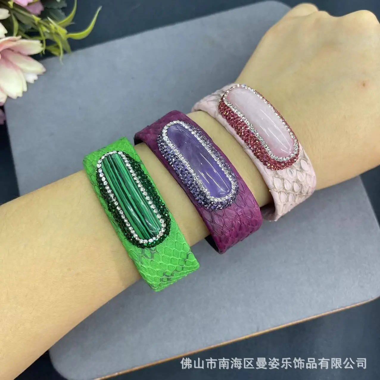 DIY accessories Autumn and winter new thickened leather snake skin inlaid with natural stone live bracelet, cross-border e-comme