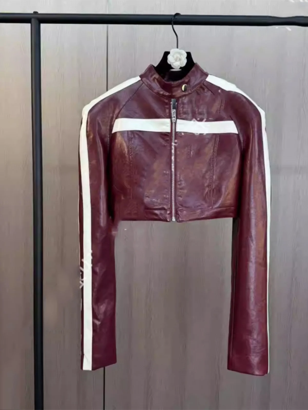 

Retro American Striped Splicing PU Short Leather Jacket Women Spring Spicy New Versatile Motorcycle Clothes Straight Tube