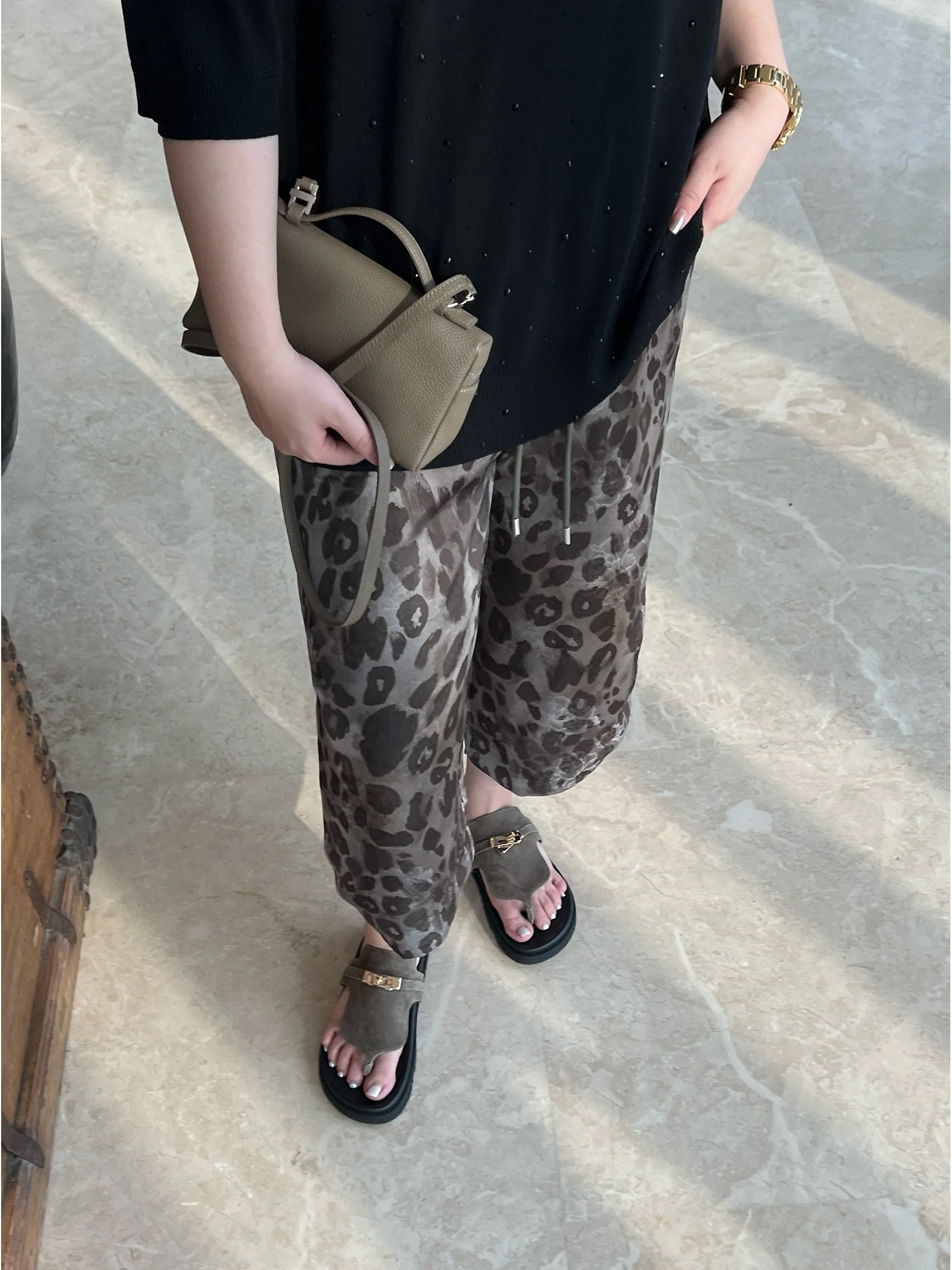 

Retro Large Size Women's Casual Pants Silk Embroidery Elastic Waist Leopard Print Summer Loose Fit Straight Leg Trousers