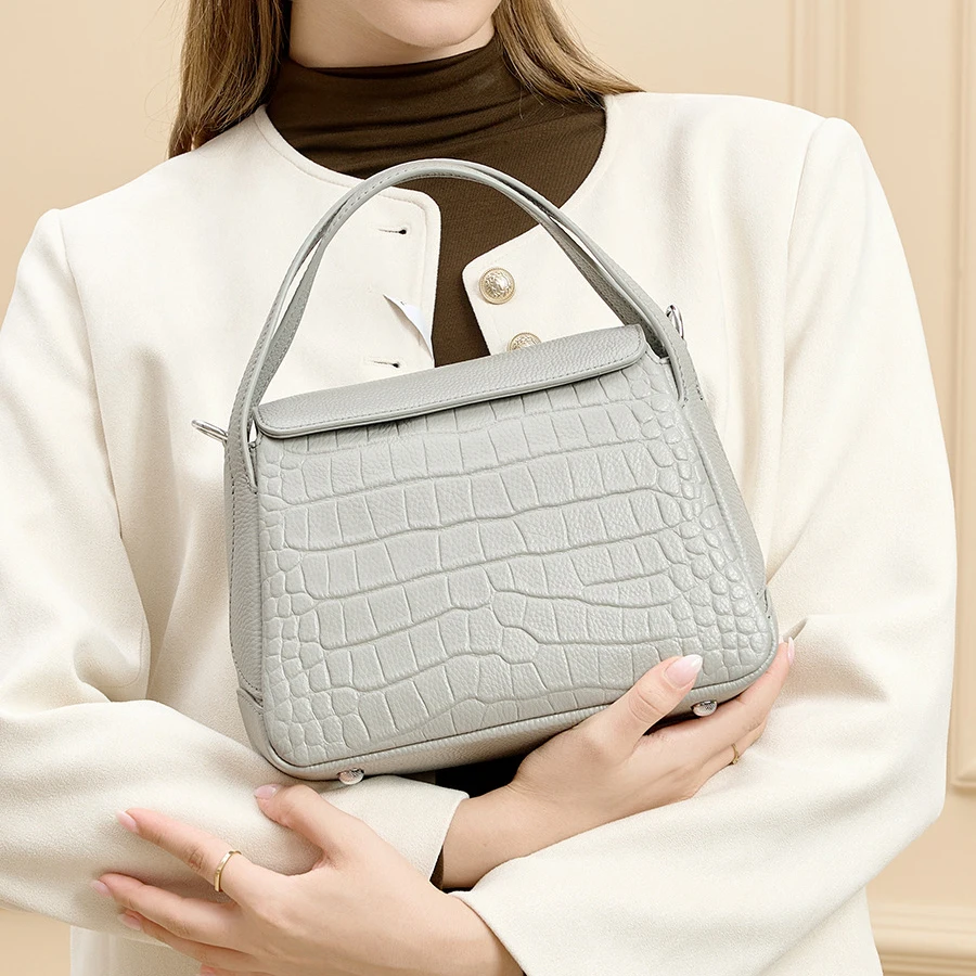 

New Women's Tote Bag, Genuine Leather Water-Repellent Handbag, First-Layer Cowhide Versatile Casual Bag, Niche High-End Small Handbag, Commuter Shoulder Crossbody Bag