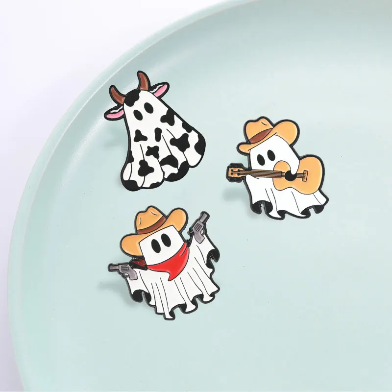 Western Cowboy Geister-Emaille-Pins Gruselig Niedlich Boo Gewehr Gitarre Kuh Geist Cartoon Lustige Halloween-Broschen Anstecknadel Schmuck Geschenke – Detail 6