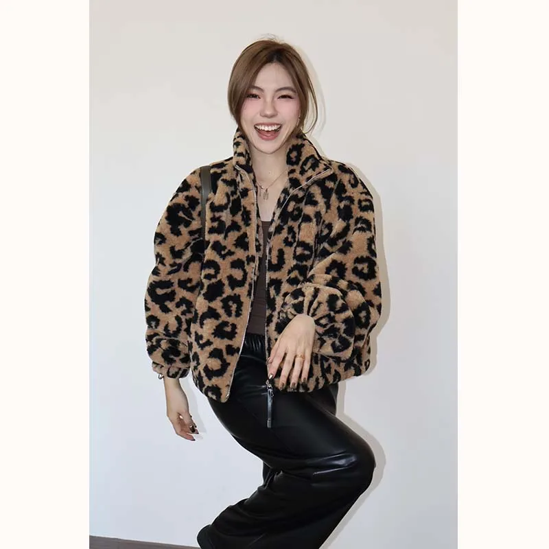 Pantaloni casual in vita elastica con motivo mucca Pantaloni lunghi a gamba dritta da donna Pantaloni in pelle autunno inverno comodi vestibilità ampia