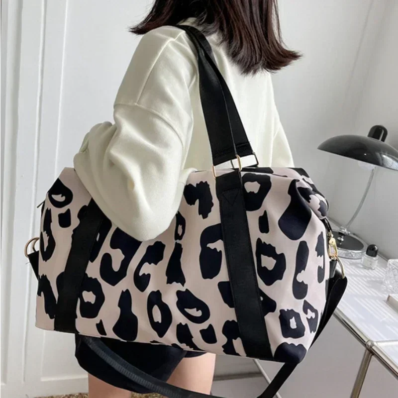 Bolso de viaje para mujer, bolsa de hombro multifuncional, gran capacidad, almacenamiento deportivo, Fitness