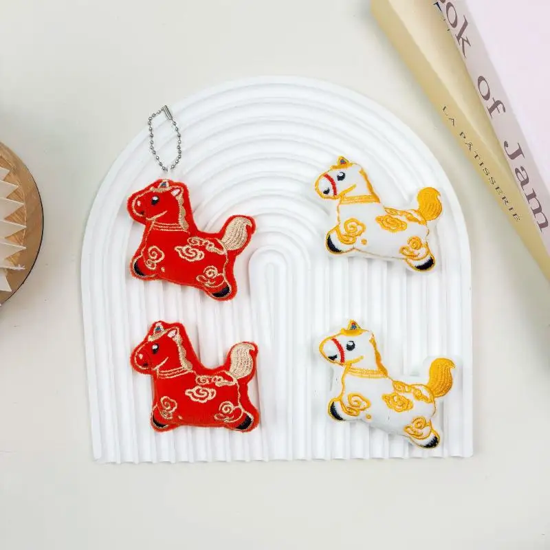 1Pc Cartoon Leuke Pluche Pony Pluche Sleutelhanger Kawaii Paard Rugzak Hanger Jaar Van Het Paard Mascotte Decoratie Accessoires Gift