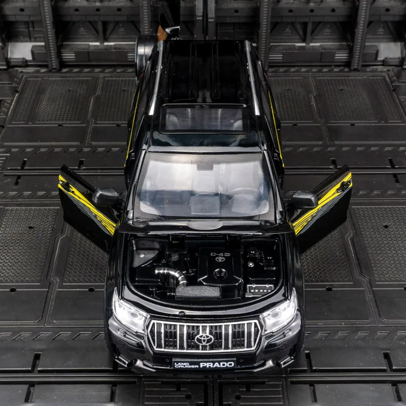 CCA 1:24 トヨタ プラド 合金製オフロード車モデルのドア、フロントフード、トランクドアも開閉可能です。