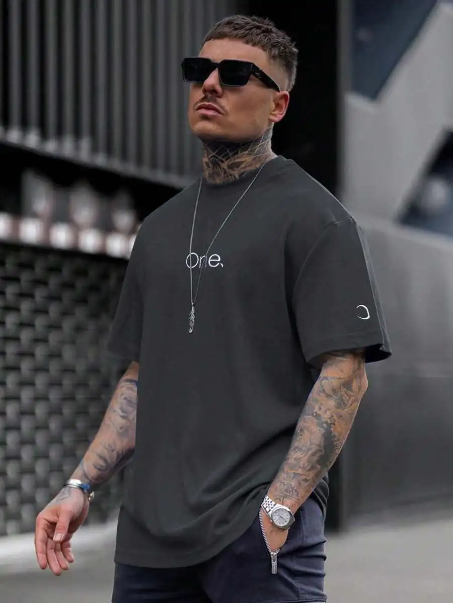 

Men Graphic Print Drop Shoulder T-Shirt