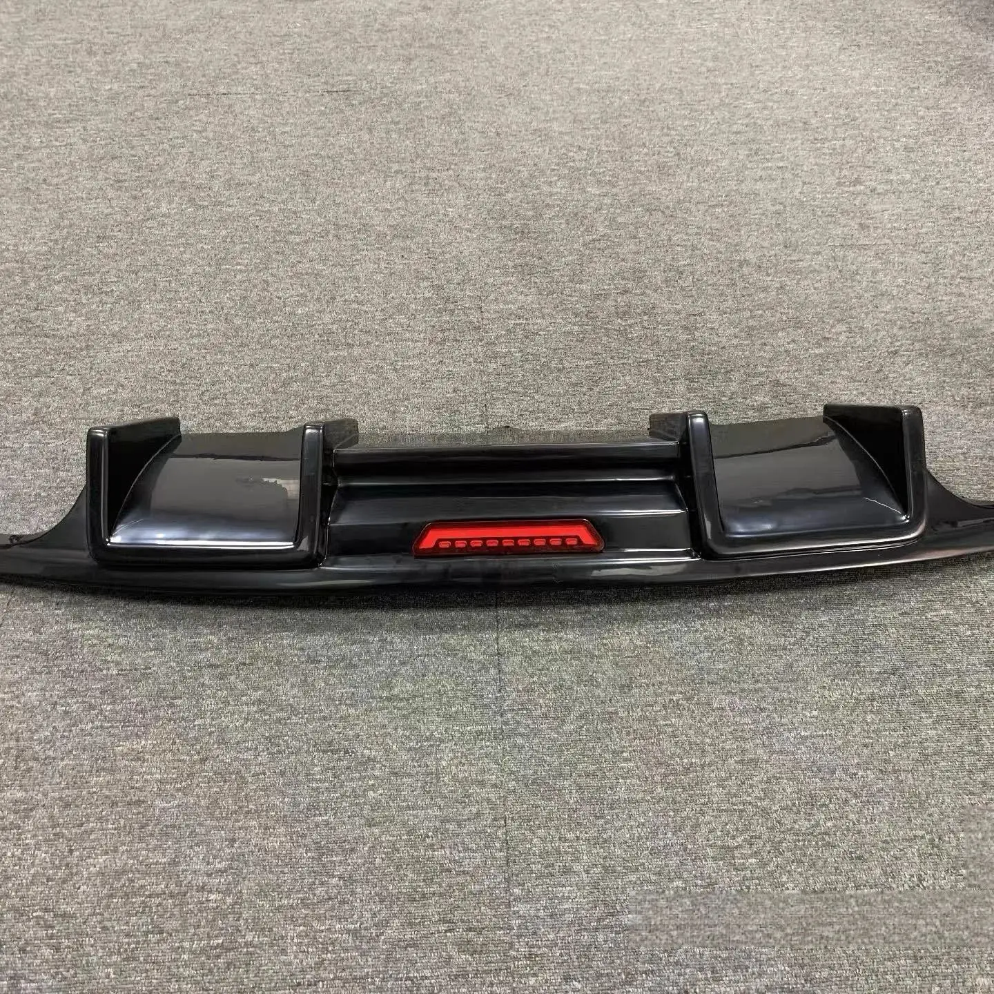 Dyfuzor zderzaka tylnego do Audi A4 B8 B8.5 Sport 2009-2016 4-drzwiowy, spoiler dyfuzora, kolor czarny karbon / PP — 2
