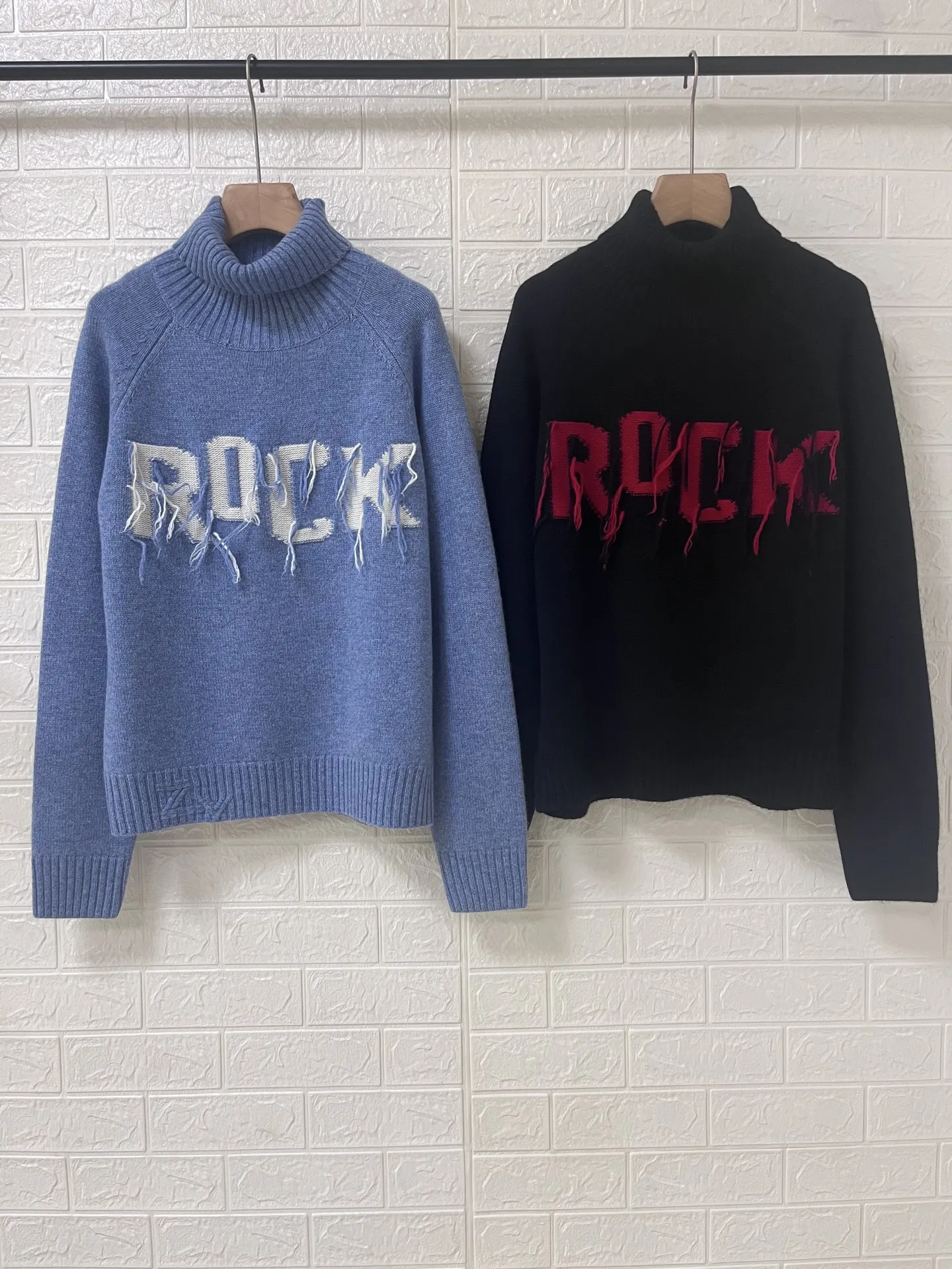 

2025Z new style high-neck pullover embroidered letter style elegant commuting long-sleeved sweater