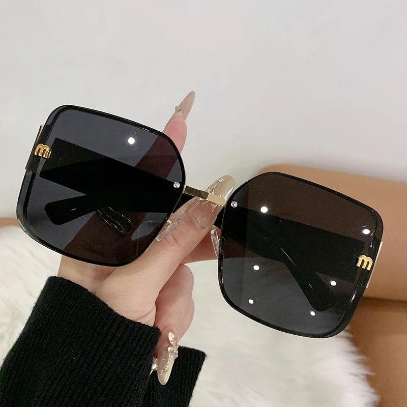 2025 New Frameless Edge Cut M Letters Light Luxury Style High-end Women's Fashionable Car Sunglasses 90316