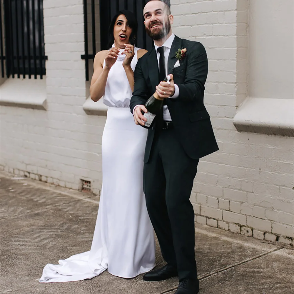 Vestido de novia de satén con cuello alto y Espalda descubierta, traje de novia fruncido con cuello Halter y cola Simple