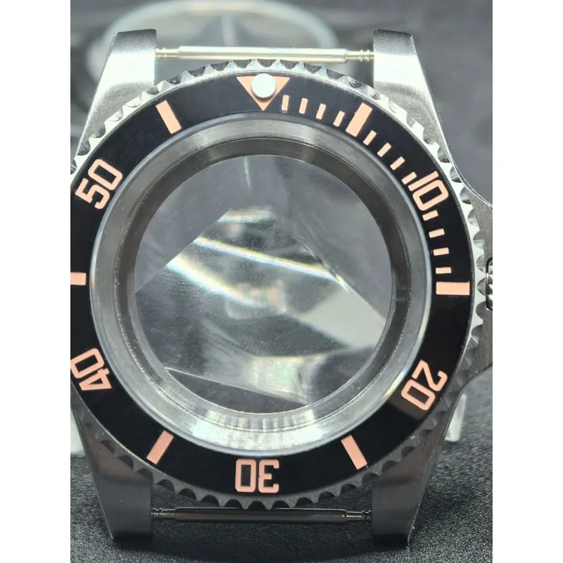 الحالة الميكانيكية ذات الحلقة الفرعية الغاطسة من خلال الجزء السفلي 40 مم مناسبة لملحقات تعديل الحركة NH35/NH36