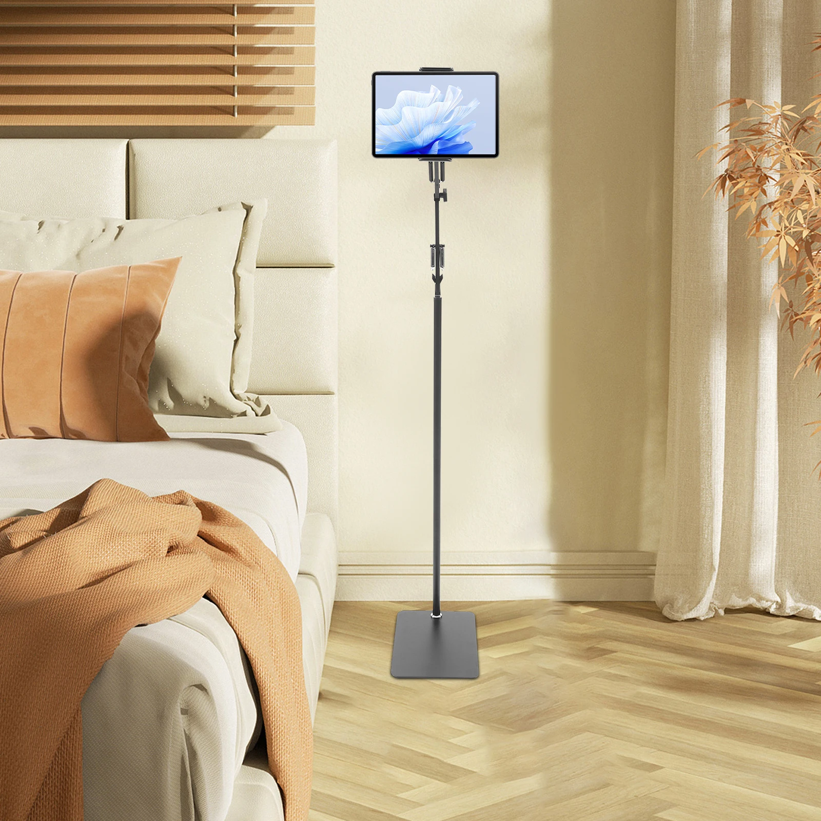 حامل أرضي لجهاز iPad قابل للتعديل بارتفاع حامل هاتف عالمي 360 درجة °   حامل دوار لأرضية سطح المكتب للمكتب المنزلي