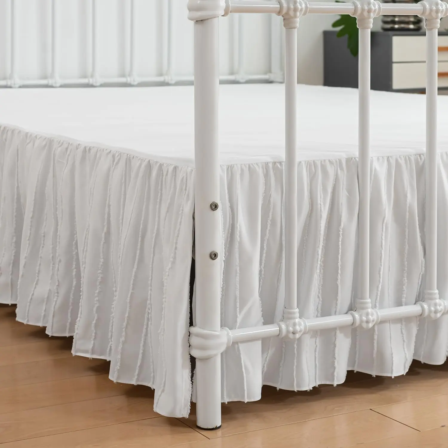 

Full Bed Skirt 14" Drop, Ruffled with Split Corners, Dust Ruffle, White, Striped
