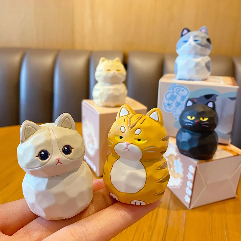 Cat Family Decorative Woodcarving Style Cute and Creative Resin Cat Home Desktop Decoration Doll Gift Small