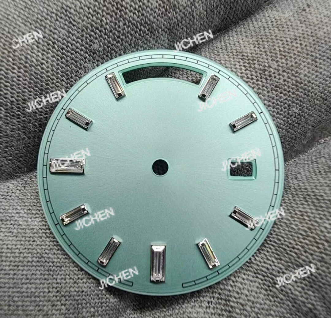 

Специальный сменный циферблат Tiff Blue 228236, тип крышки