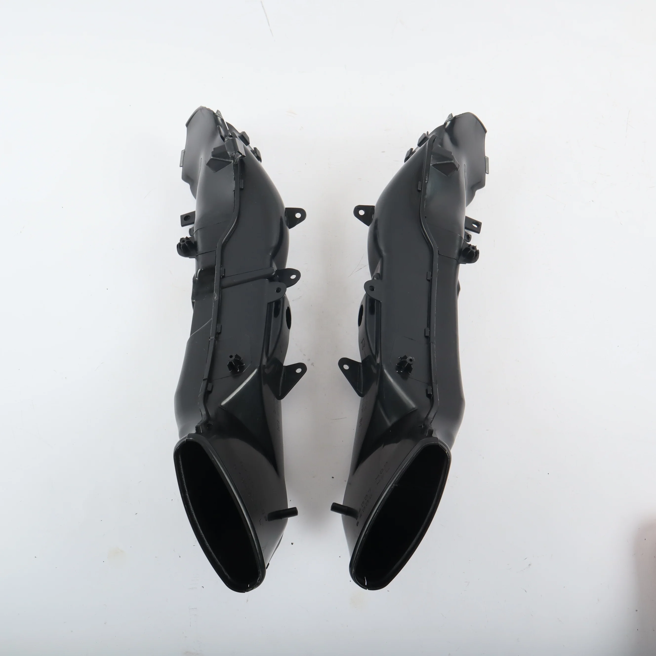 

CFP-1189-8 Motorcycle Ram Air Intake Tube Duct Fit Honda CBR1000RR 2012-2013 Spare Parts for Motor Cycle