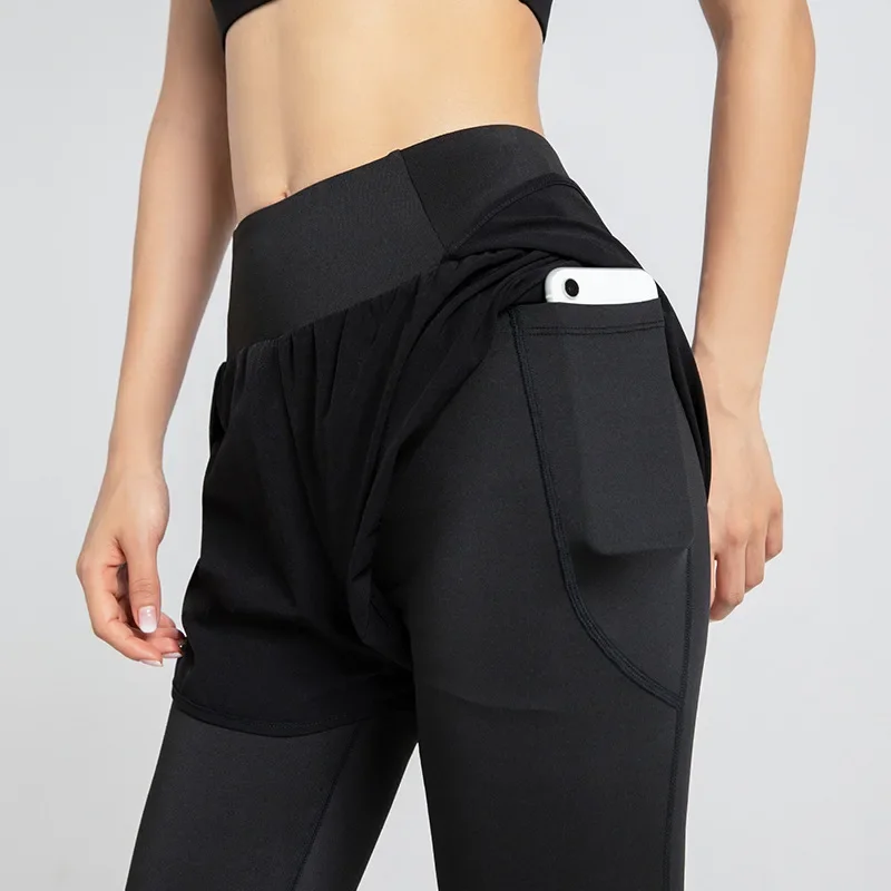 Pantalones cortos de Yoga y gimnasio para mujer, mallas falsas de 2 piezas con bolsillo para el teléfono, de secado rápido, para entrenamiento y Fitness al aire libre