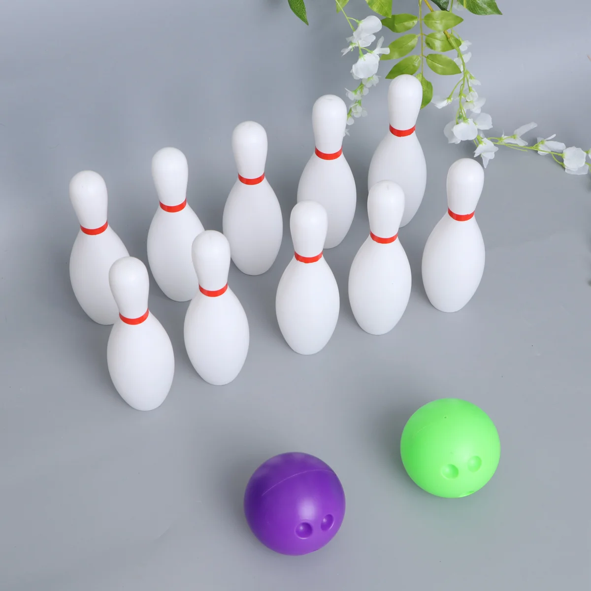 12pcs Large Size Bowling Play Sets Sports Bowling Games Toy for Children Kids (10pcs Bowling White + 2pcs Balls R