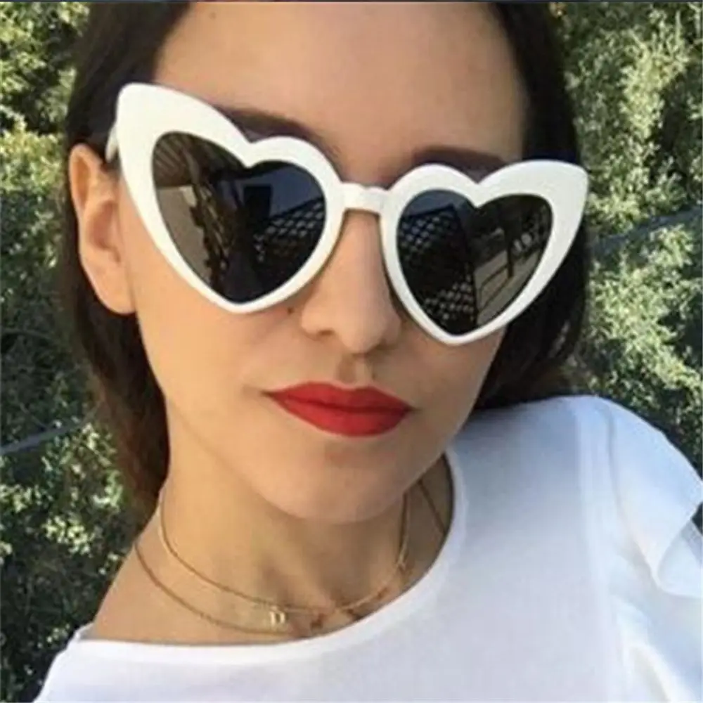 Retro Love Heart Sunglasses Clout Goggle Vintage Sunglasses UV400 Protection Heart-Shaped Sunglasses Eyewear