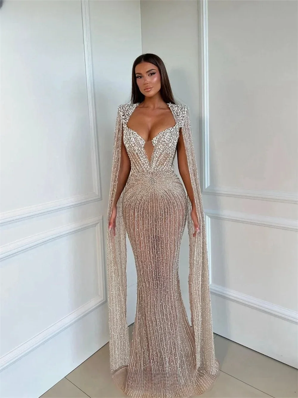 Luxury Evening Dresses For Women Sequins Crystal Gown Sweetheart Neck Long Sleeves Sweep Train Dress Party Custom Made