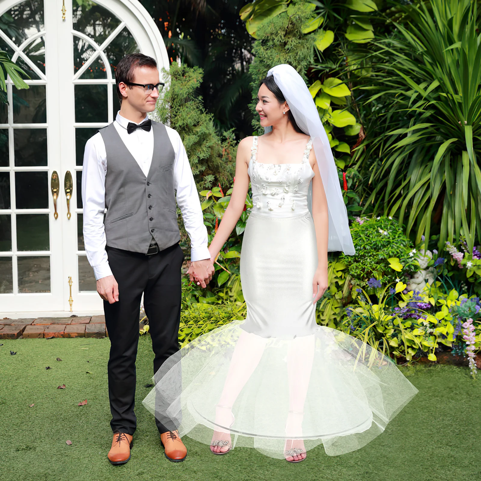 

Full Single Layer Petticoat in White for Women Wedding Bridal Dress Support Lightweight Polyester Underskirt for Formal