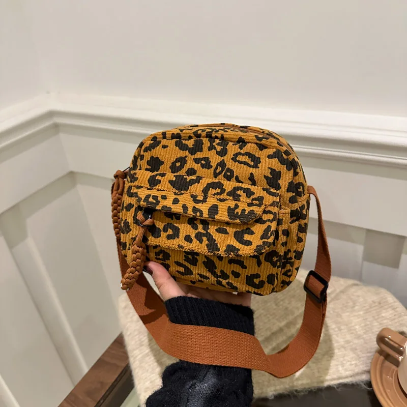 

New Leopard Pattern Crossbody Bags Corduroy Multi-pockets Shoulder Bag Adjustable Shoulder Strap Casual Waist Bags Daily Use