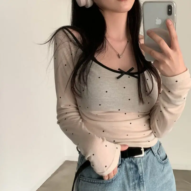 

Шикарная корейская футболка с одним открытым плечом и длинным рукавом, защита от солнца, кружевной топ в горошек, сексуальный облегающий крой для женщин