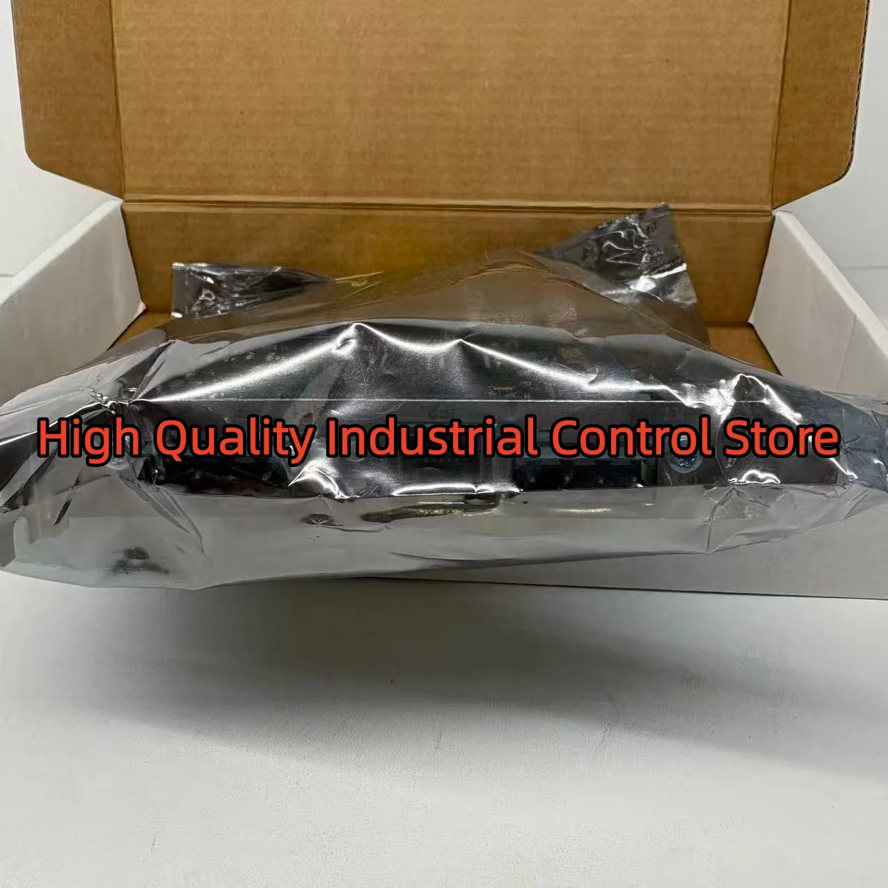 Картина 6: Модуль ПЛК 5LS189.6-1 совершенно новый