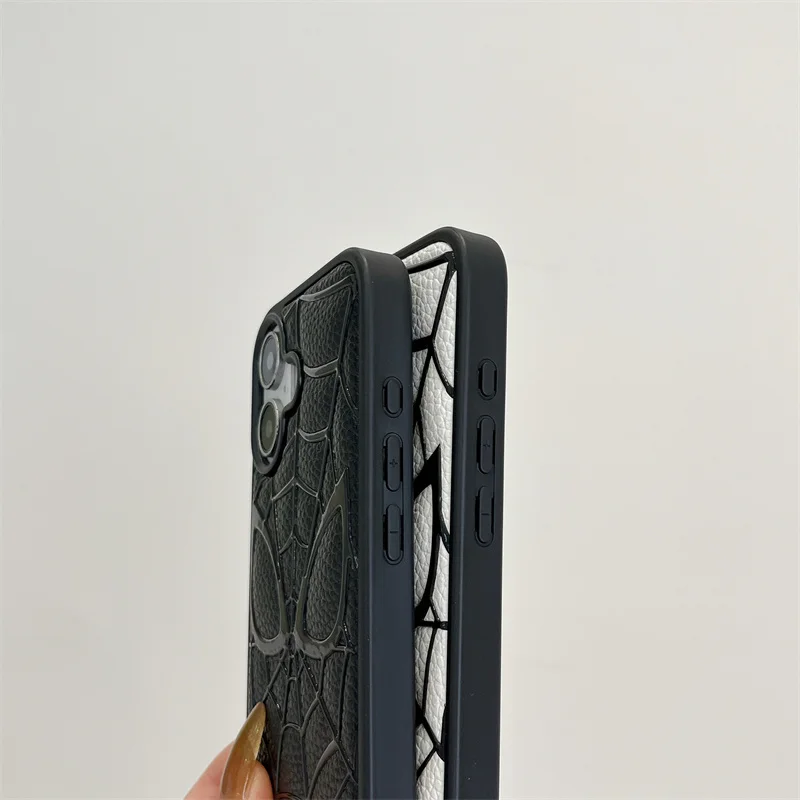 Luxo gravação s-spider-man 3d couro silicone caso de telefone proteção para iphone 16 pro 15 13 14 pro max adorável dos desenhos animados capa