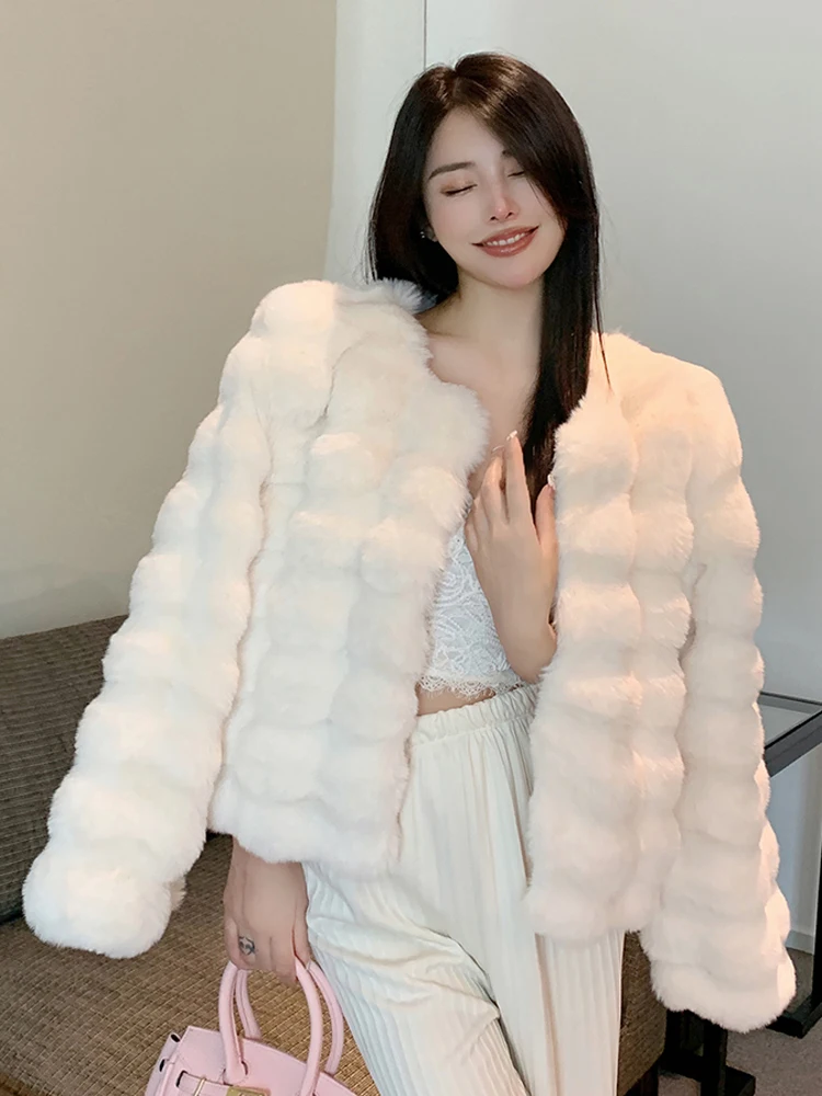 2022 Fashion Imitation Rabbit \'S Hair Coat Women Winter Warm Luxury Fur Jacket Plus Size Outwear Female Vest Coats Beige