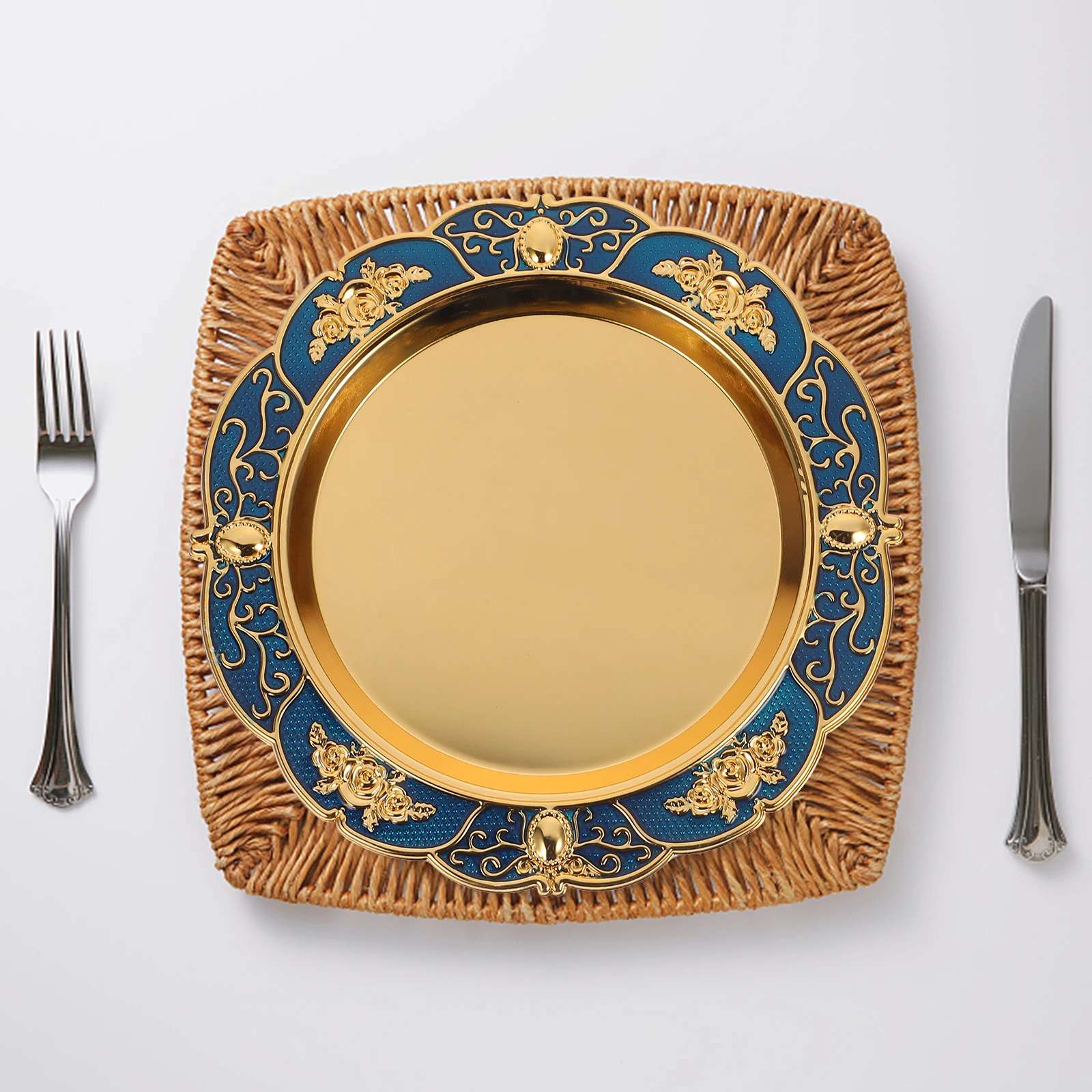 

European Style Round Metal Fruit Plate Snack Tray for Home Hotel Living Room Cake Serving Elegant Sturdy Smooth Surface Metal