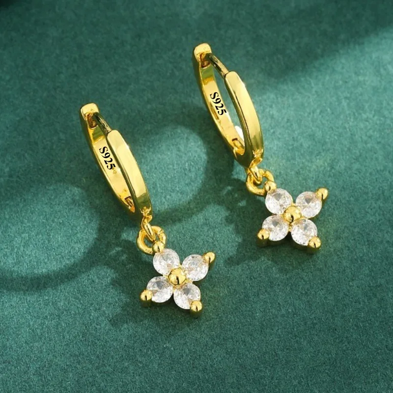 

Серьги-кольца из серебра 925 пробы с цирконием и четырьмя листами для женщин и девочек, модные серьги Huggies для вечеринки, свадебные украшения, подарок eh190