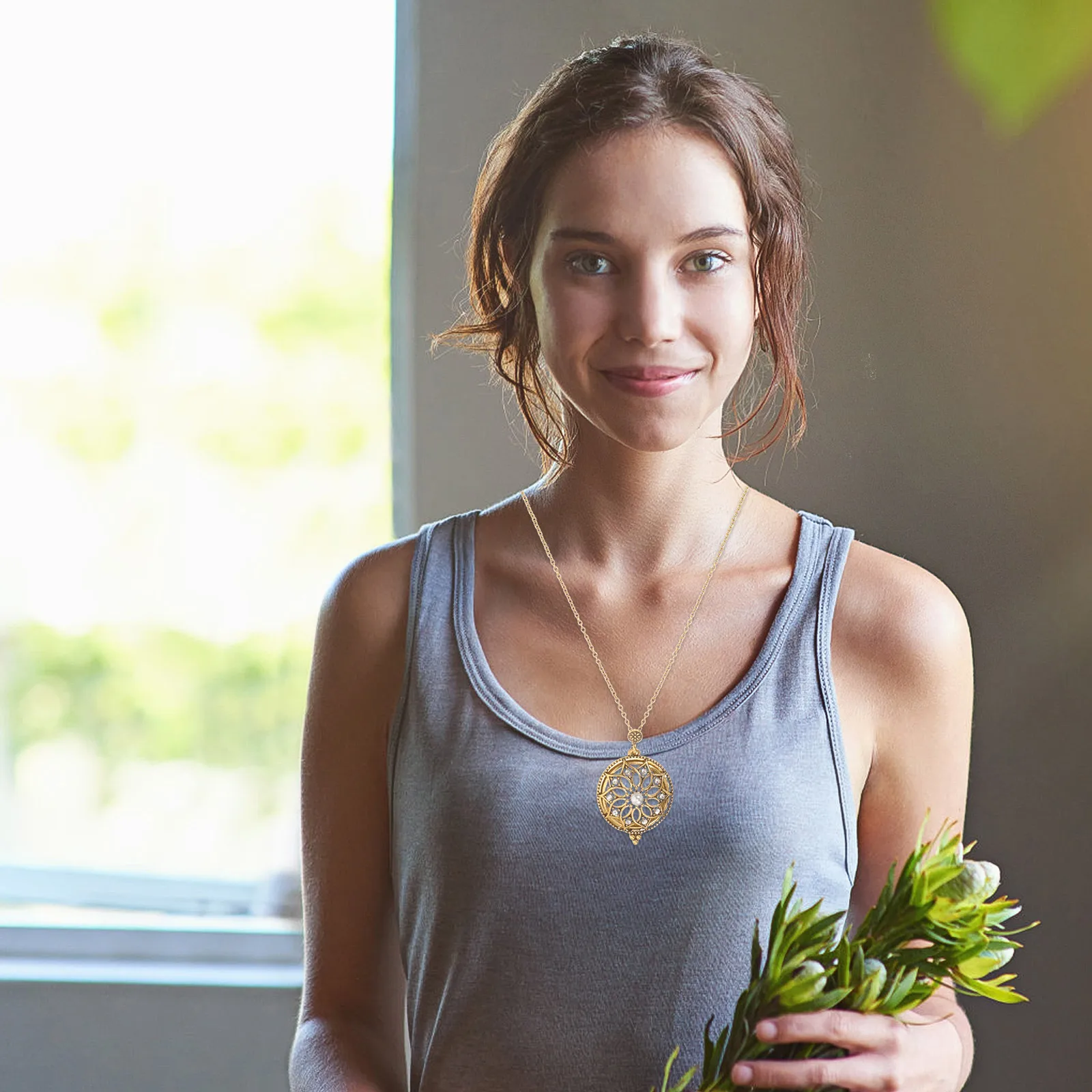 

Vintage Magnifying Glass Pendant Necklace Practical Reading Magnifier Charm Necklace for Women Jewelry Accessory for Party