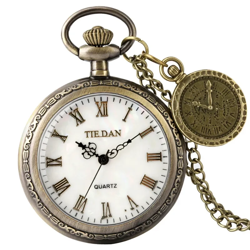 Classical Pocket Watch with Chain Men Women Retro Clock Quartz Analog Display Roman Numeral Dial Pendant Compass Long Chain