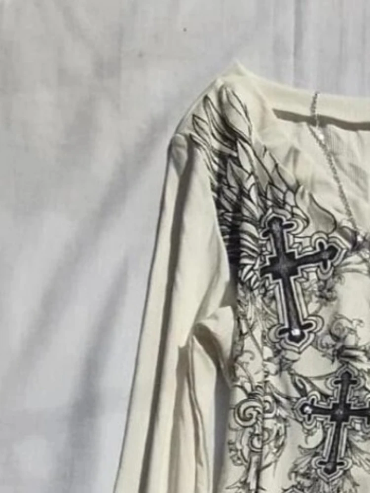 Camiseta Y2k estética Vintage con estampado de alas cruzadas, camisetas góticas Grunge para mujer, camisetas ajustadas de otoño Harajuku con cuello en V, ropa de calle para mujer