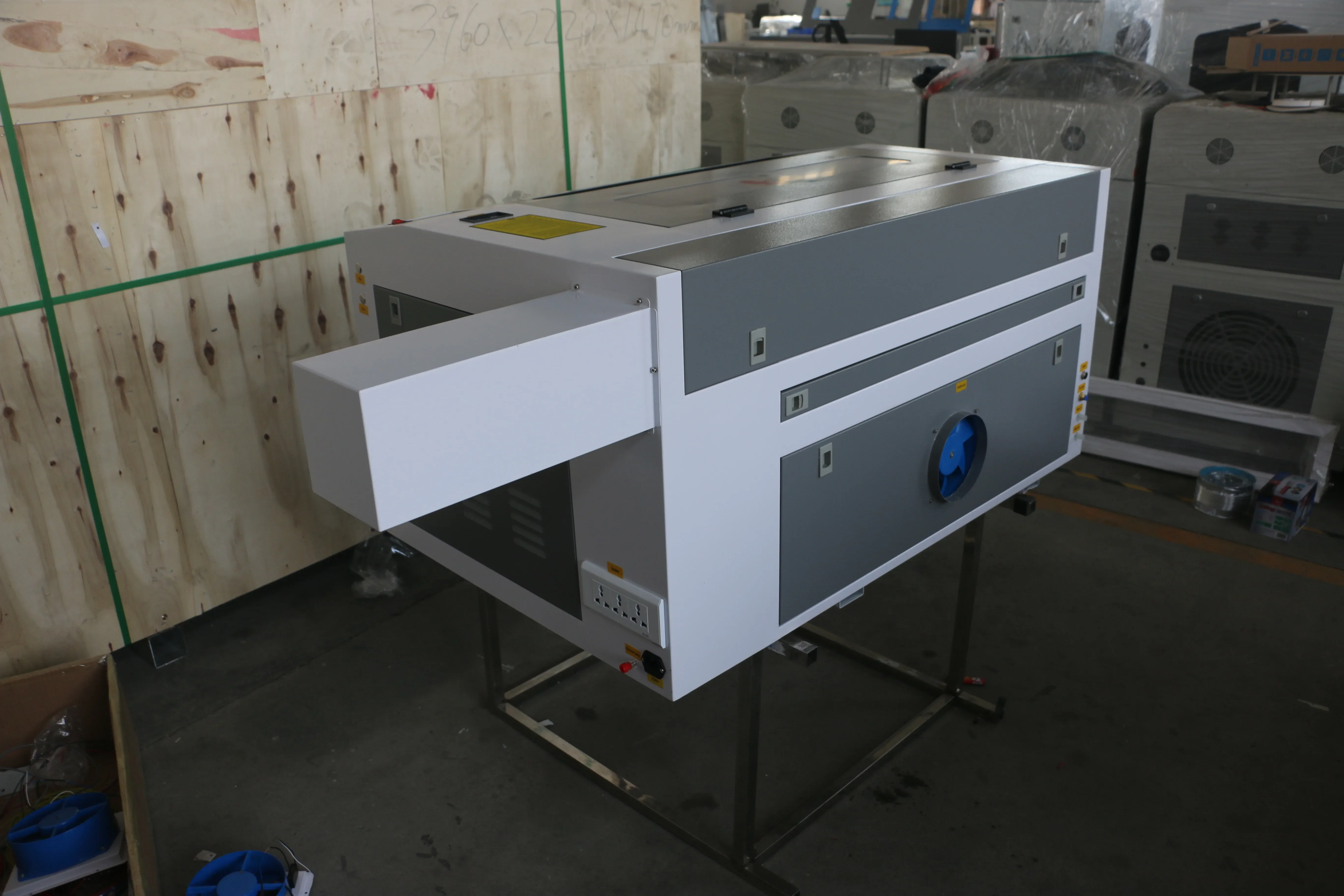 

A For Reci 80w 400*600mm Cutter China With Honeycomb Bed Air Pump Red Dot Pointer Electric Up And Down Chuck Rotatory Long Pass