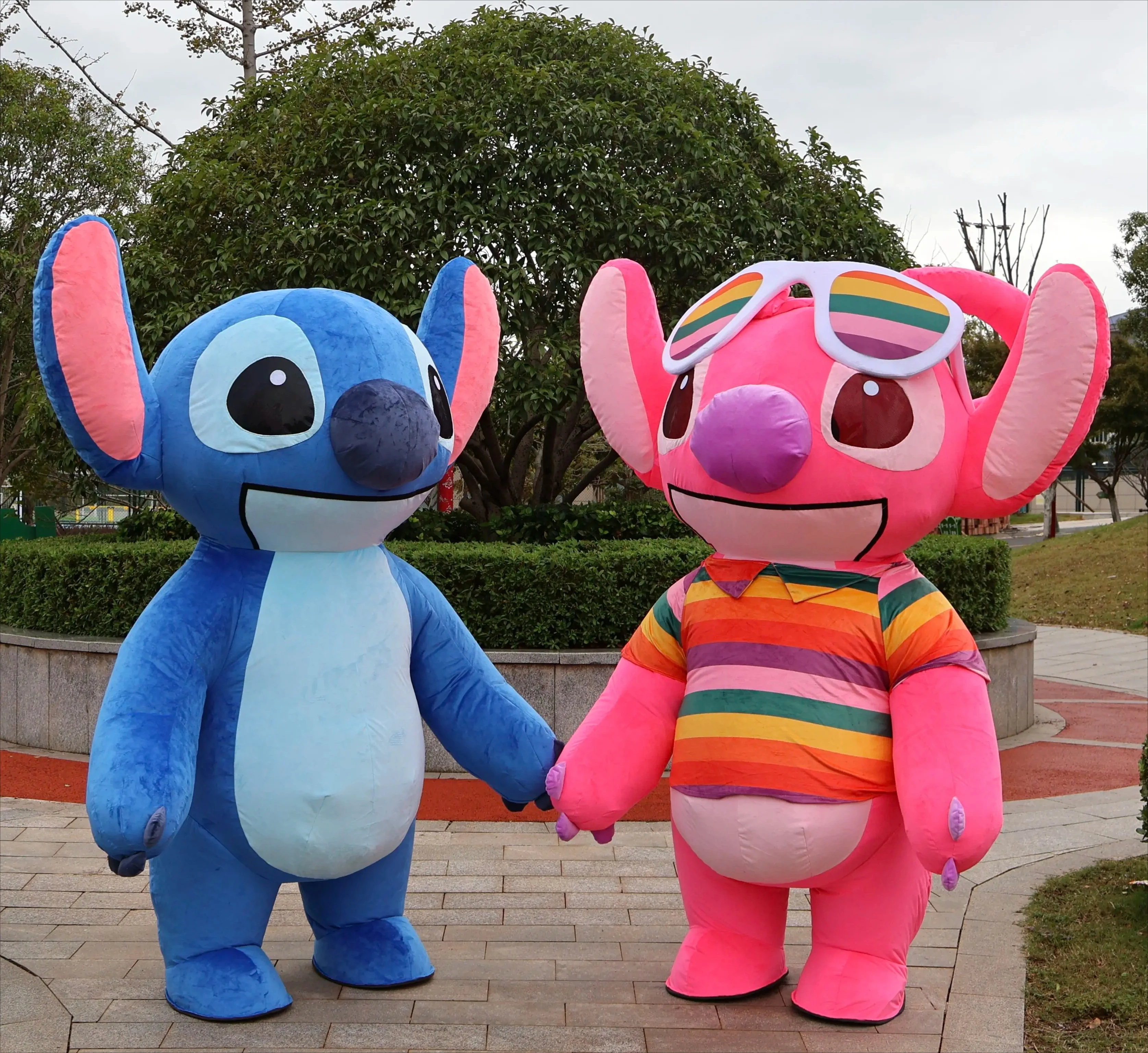 مينيسو ديزني نفخ غرزة زي الملاك الكبار العملاق المشي التميمة حفلة أزياء تنكرية يتوهم ديزني لا بطارية