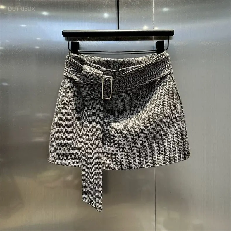 Plaid Mini Skirts A-line Korean Fashion Fall Winter Elegant Retro Woman Skirts High Waist Versatile Faldas Mujer
