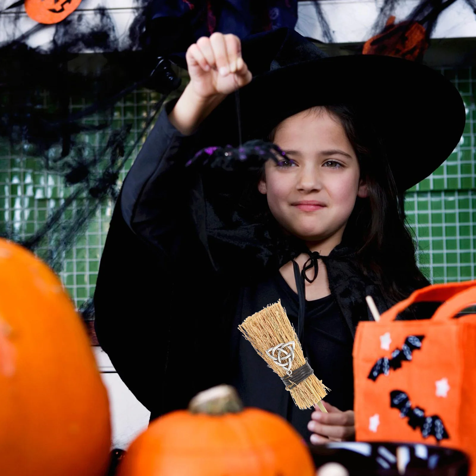 

1Pcs Small Witch Broom Prop Halloween Party Supply Ideal Photo Prop for Wizard Costume Masquerade Decoration Fun