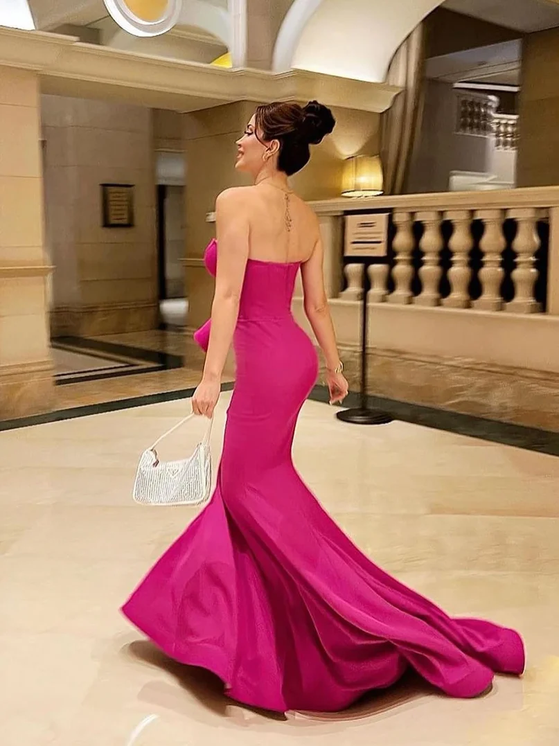 Prom Dresses Elegant Strapless Mermaid Party Dress Floor Length Sleeveless Backless Satin Ruched Formal Evening Gowns فستان